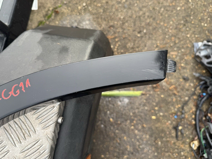 L8B216A075BX DEFENDER 2021-2024 L663 FRONT LEFT WHEEL ARCH TRIM MOULDING