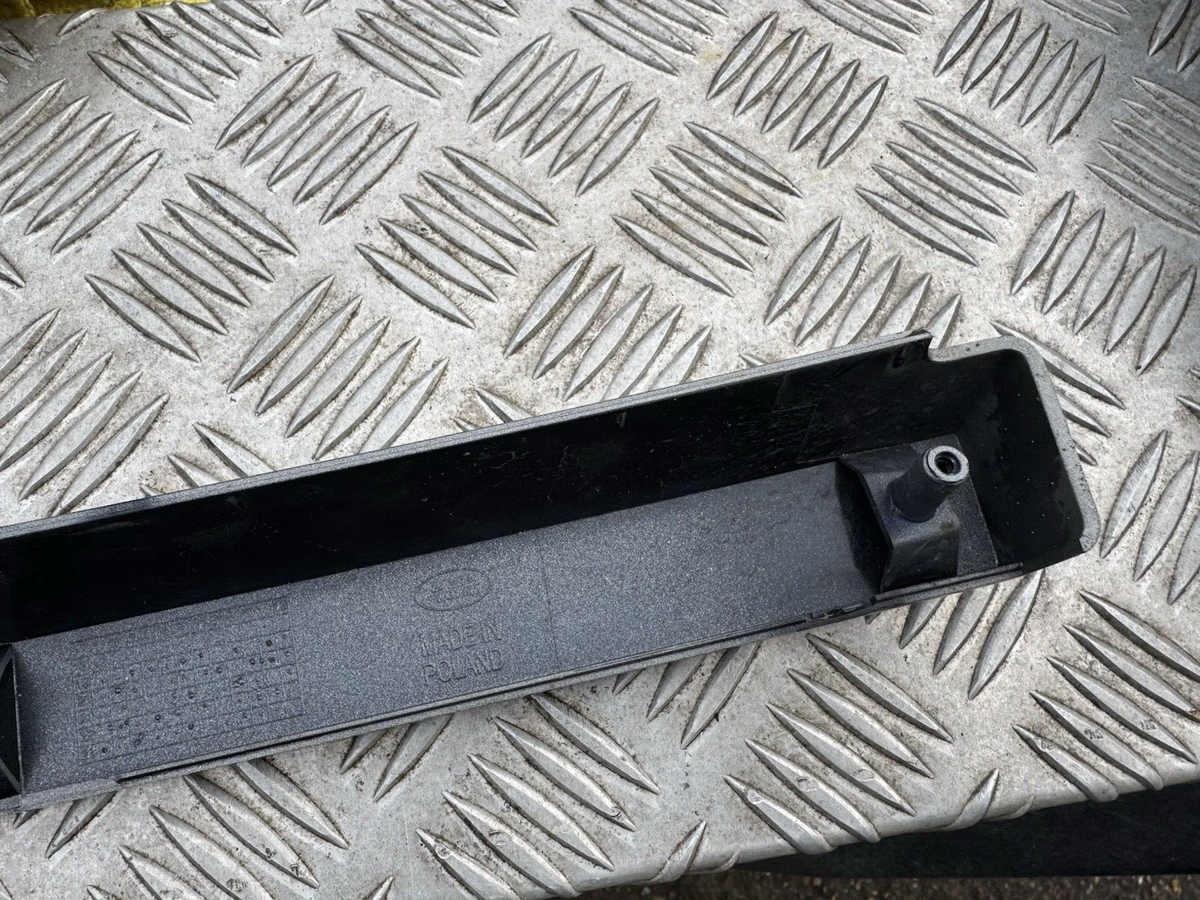 LAND ROVER DISCOVERY 5 FRONT GRILL TRIM L8B2-8L001-A L8B2-8L001-B REF J83U-48
