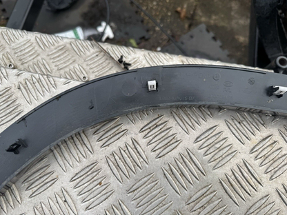 L8B216A075BX DEFENDER 2021-2024 L663 FRONT LEFT WHEEL ARCH TRIM MOULDING