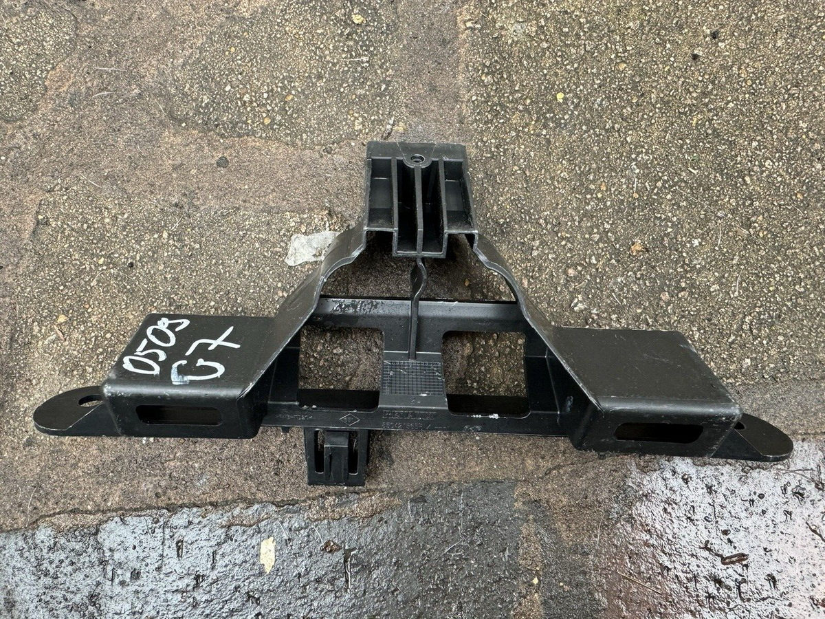 Renault Twingo III dudukan tengah belakang untuk bumper 850421565R
