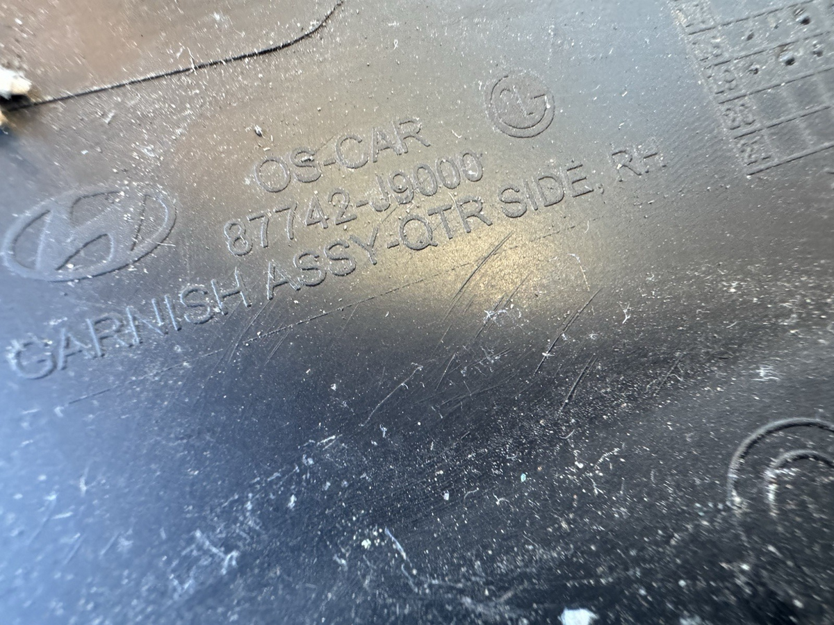 Hyundai Kona 2017 - 2023 Ornament aripă spate dreapta 87742J9000