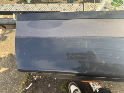 LR RANGE ROVER VELAR L560 Front Left Door Lower Molding J8A2-21065-BBW 2018