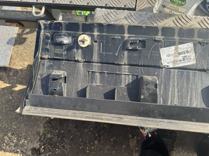LR RANGE ROVER VELAR L560 Front Left Door Lower Molding J8A2-21065-BBW 2018