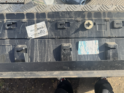 LR RANGE ROVER VELAR L560 Front Left Door Lower Molding J8A2-21065-BBW 2018