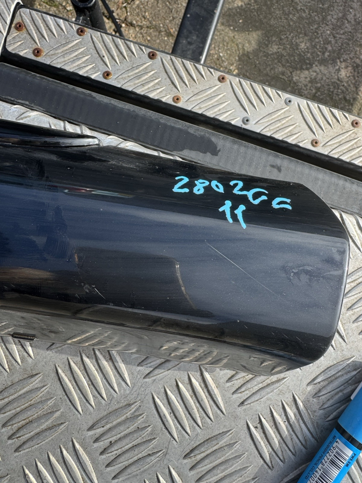 cracked ! FORD PUMA Front Right Door Lower Molding L1TB-S20306-C 1.0 2023