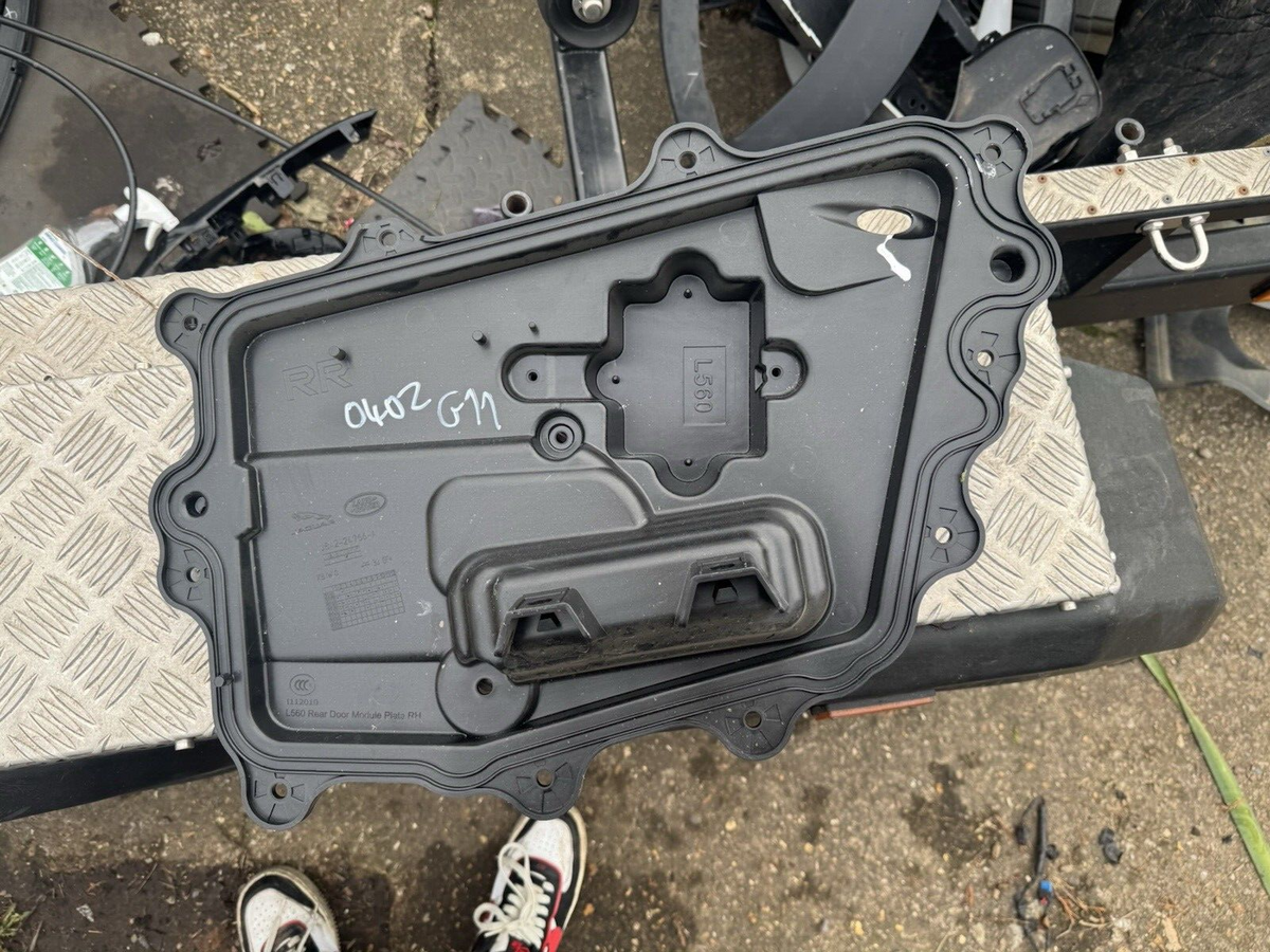RANGE ROVER VELAR DRIVERS SIDE REAR DOOR PANEL J8A224766A 2019