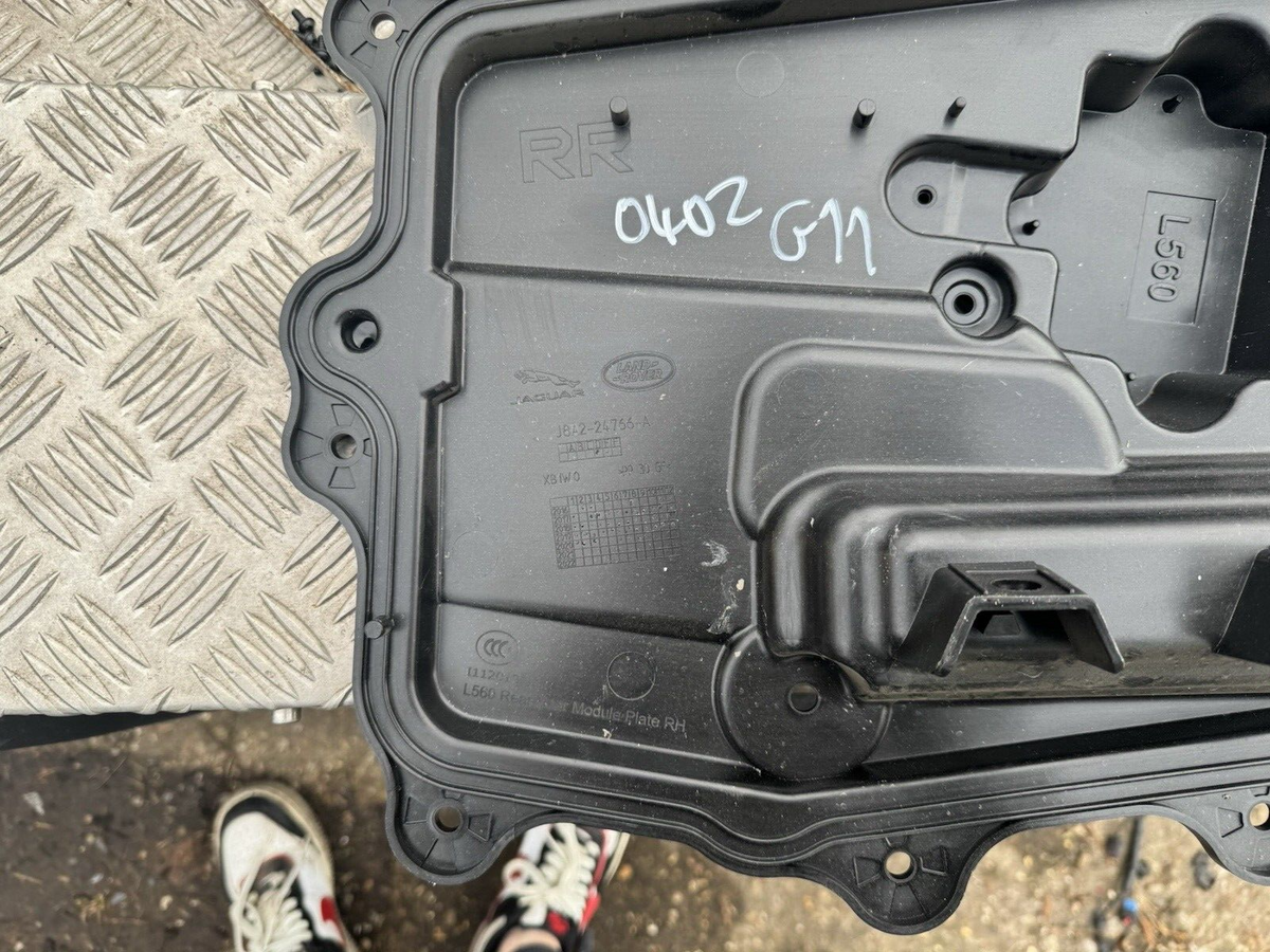 RANGE ROVER VELAR DRIVERS SIDE REAR DOOR PANEL J8A224766A 2019