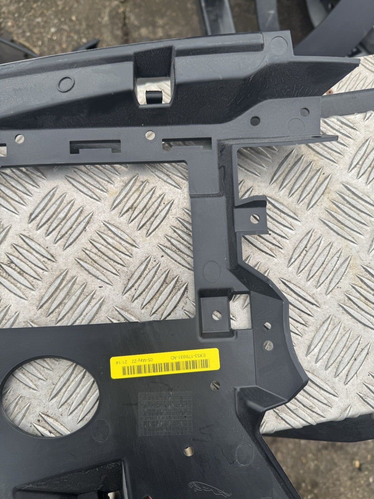 Jaguar f-type mounting bracket left rear ex53-17b931