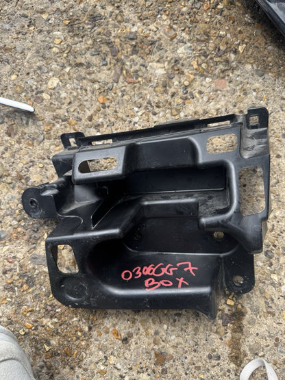 2023 PEUGEOT 208 Gt 1.2 Petrol Rear Bumper Bracket Right 9823209380