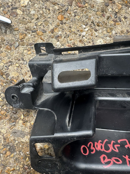 2023 PEUGEOT 208 Gt 1.2 Petrol Rear Bumper Bracket Right 9823209380