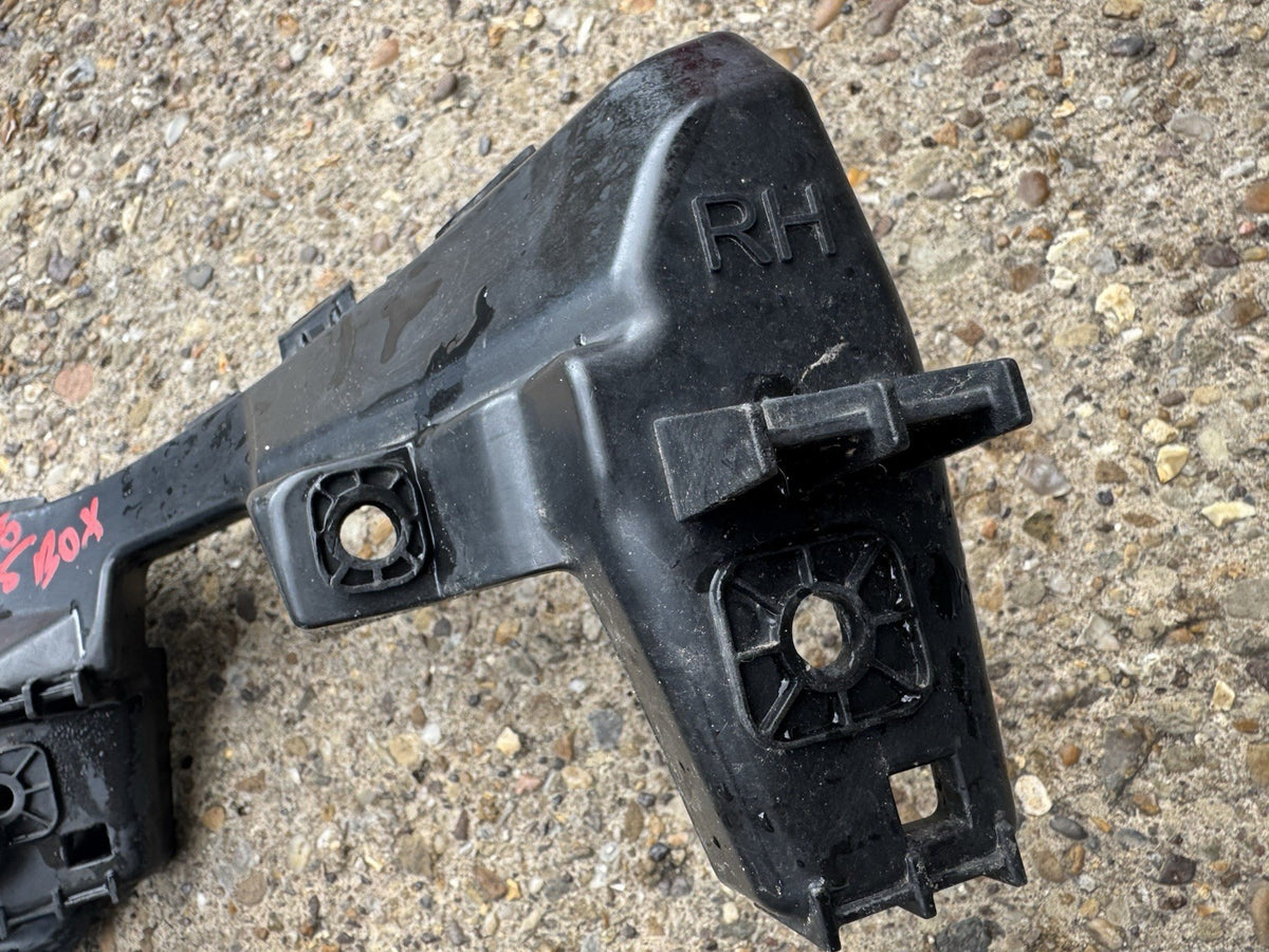 KIA SPORTAGE QL 1.7 CRDi Front Right Bumper Bracket Holder 86552-F1000 2016