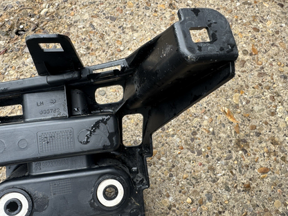 2018 on PEUGEOT 208 Gt 1.2 Petrol Rear Bumper Bracket Left 9823209480