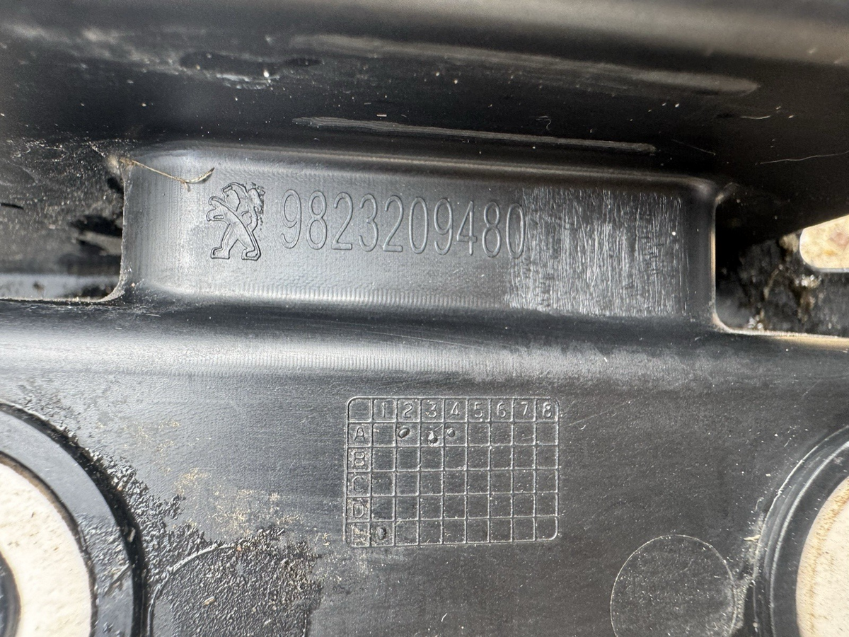 2018 on PEUGEOT 208 Gt 1.2 Petrol Rear Bumper Bracket Left 9823209480
