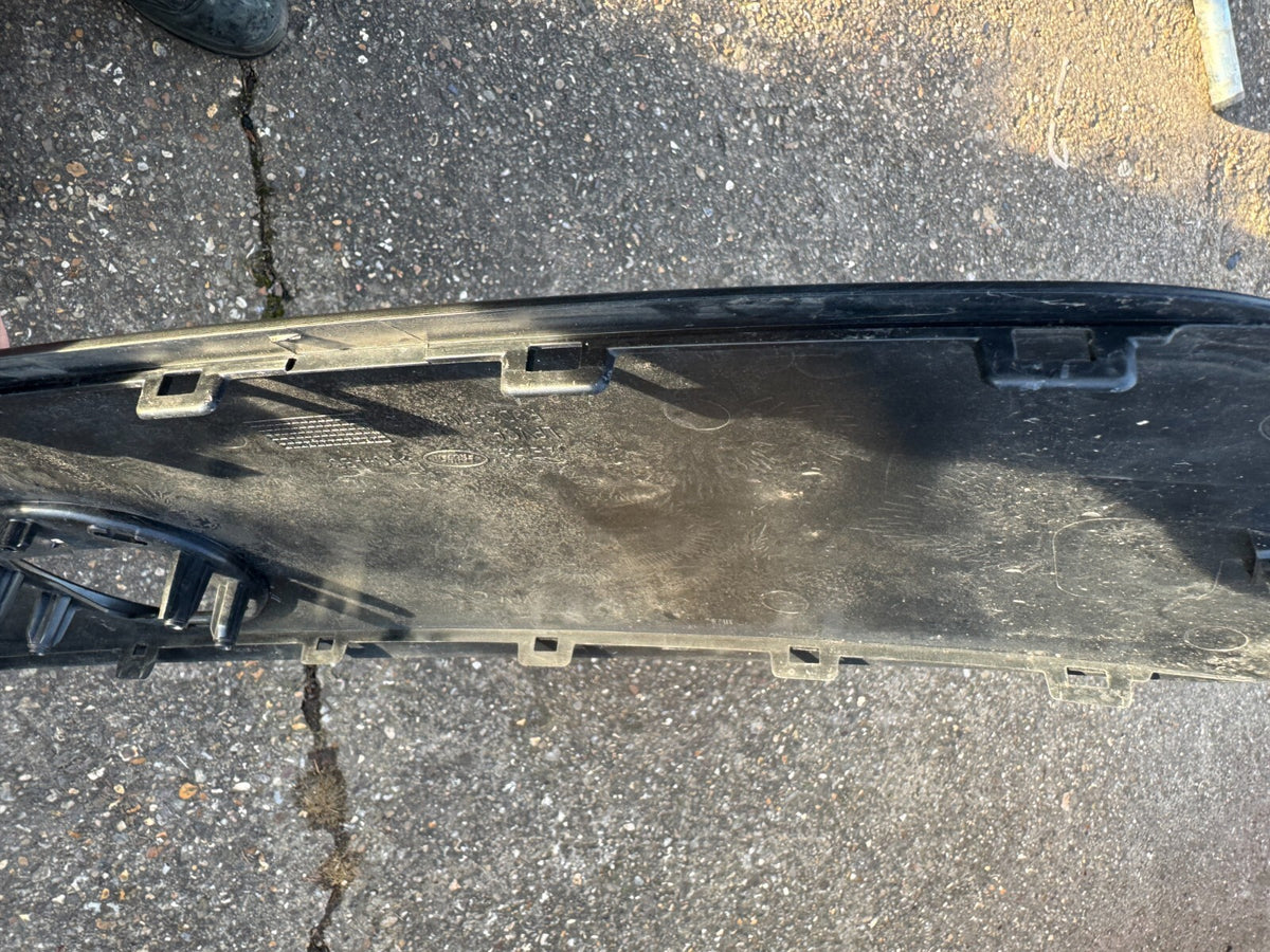 r9d3-r7081-bc jaguar i-pace x590 front shield with cam hole