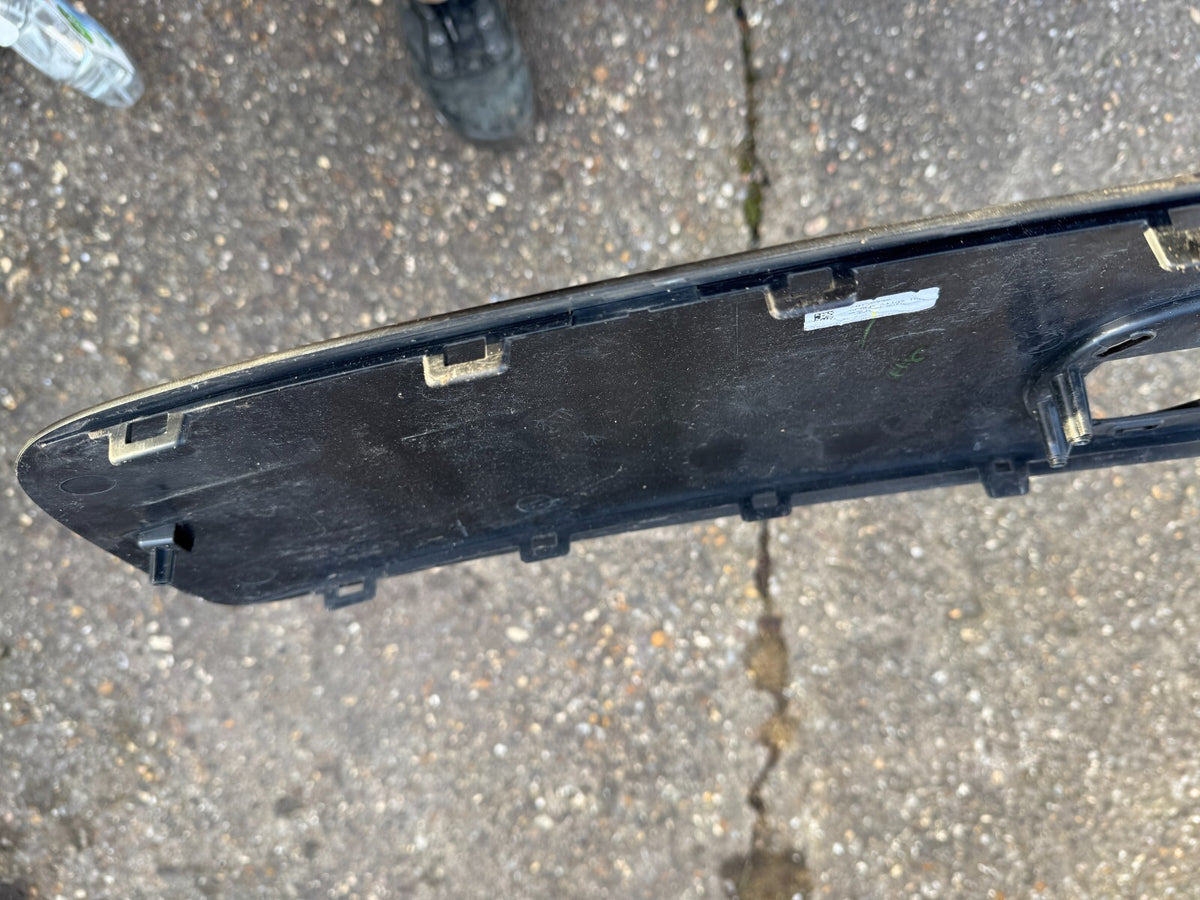 r9d3-r7081-bc jaguar i-pace x590 front shield with cam hole