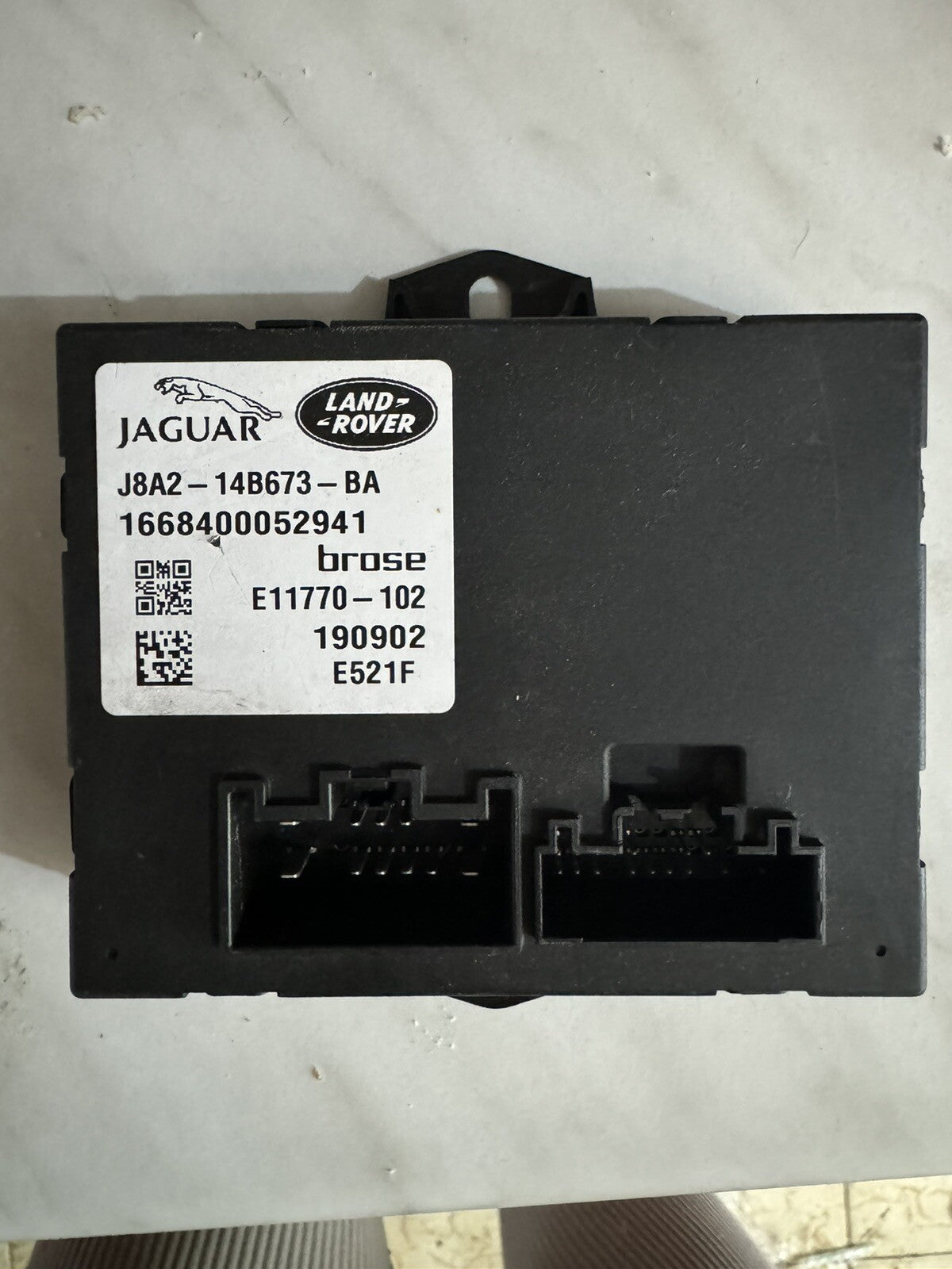 RANGE ROVER VELAR MODUL KONTROL ELEKTRIK BAGASI BELAKANG J8A214B673BA 2019