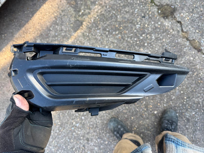 Genuine Volvo XC60 Right Mount Bracket Part Number 31425182 NO FAKE
