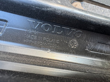 Genuine Volvo XC60 Right Mount Bracket Part Number 31425182 NO FAKE