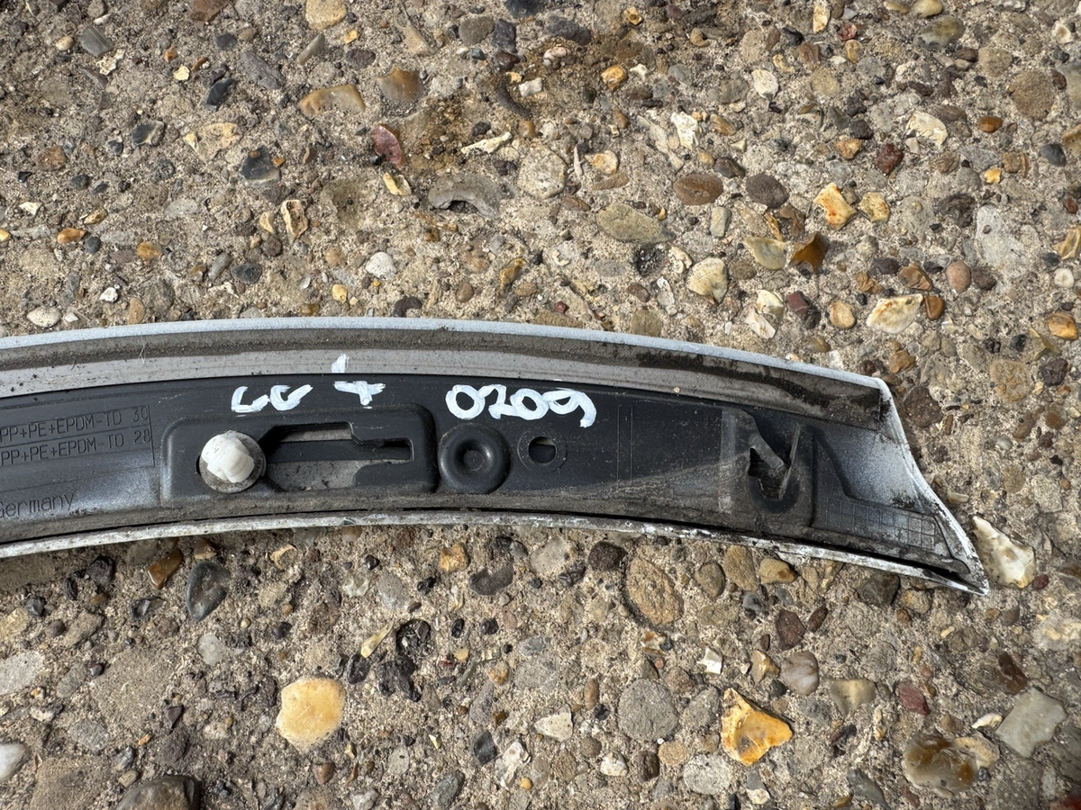 Audi Q7 Rear Left Side Wheel Arch 2015 TO 2019 4M0853817A Genuine