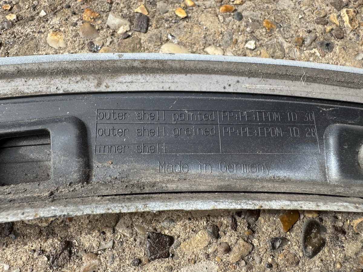 Audi Q7 Rear Left Side Wheel Arch 2015 TO 2019 4M0853817A Genuine