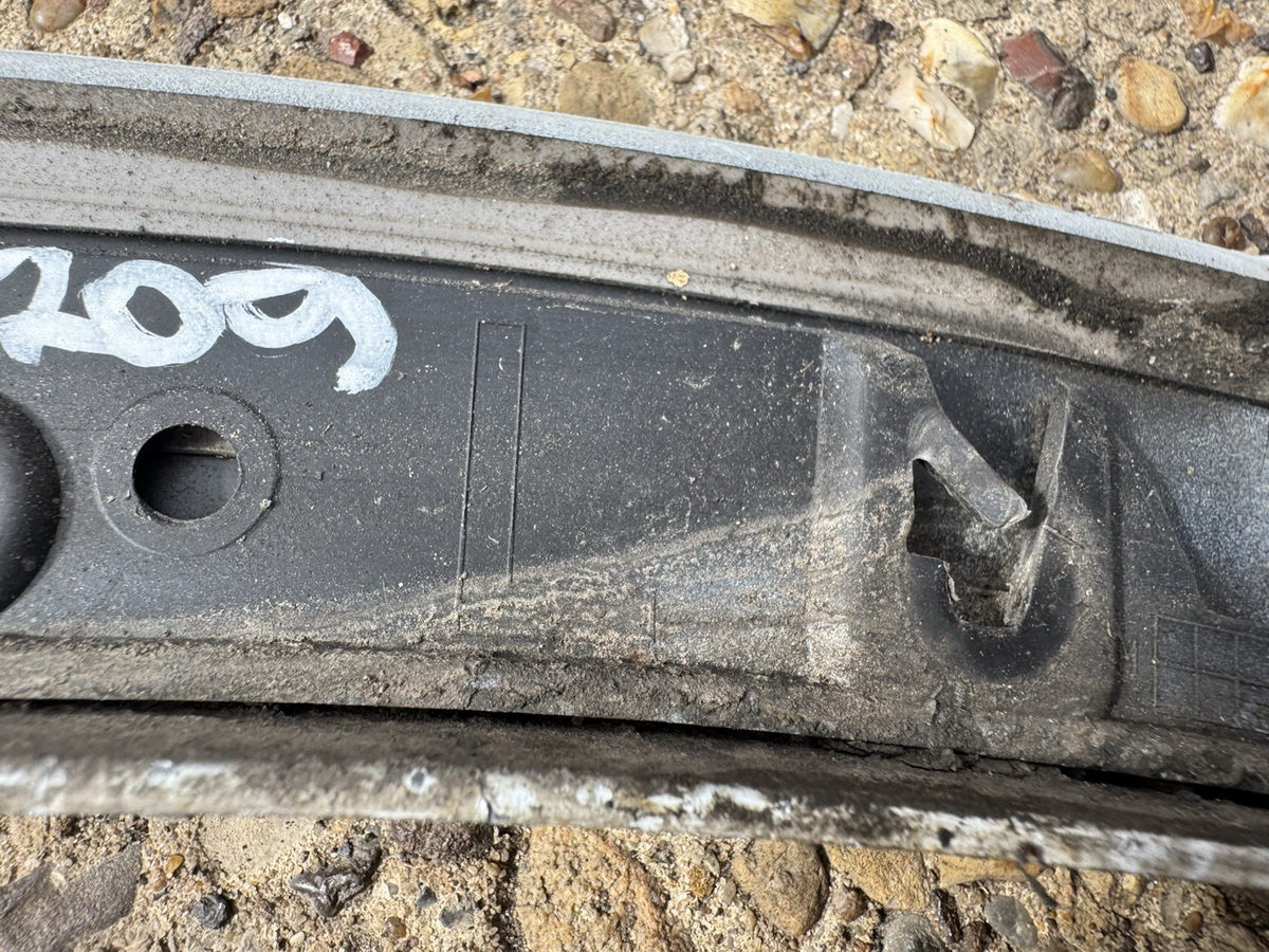 Audi Q7 Rear Left Side Wheel Arch 2015 TO 2019 4M0853817A Genuine