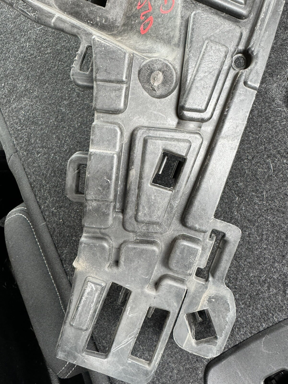 Mount Bracket - Volvo V90 (32227396) LH
