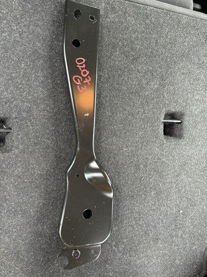 LAND ROVER DISCOVERY SPORT N/S KHUNG ĐỠ CHẶN KHUNG GẦM BÊN TRÁI LK72-5C365-CB