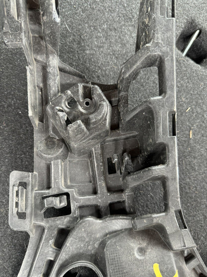 Mount Bracket - Volvo V90 (32227396) LH