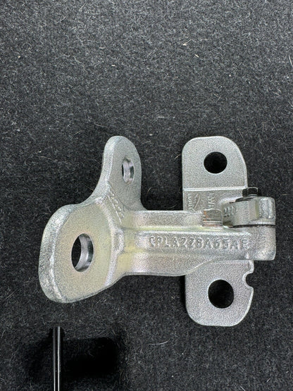 原廠 LAND ROVER 左側前門下鉸鏈 - LR073596