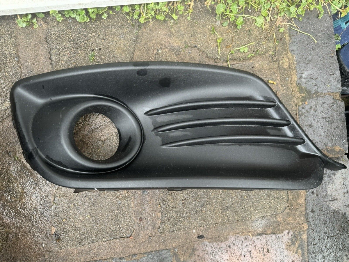 Cover Foglamp Depan Kanan - Renault Megane III 3 STATION WAGON - 263315510R