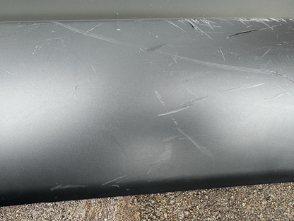 LAND ROVER DISCOVERY 5 L462 TRIM MOULDING BAWAH PINTU BELAKANG KIRI HY32274A49A
