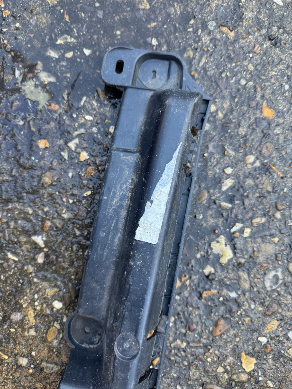 VAUXHALL INSIGNIA BRACKET TAPAK BUMPER TENGAH BELAKANG MK2 2017 13487586