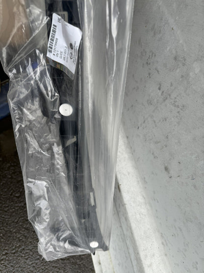 ขายึดกันชนหลังตัวกลางแท้ Vauxhall Corsa E 2014-2019 13179908 ใหม่