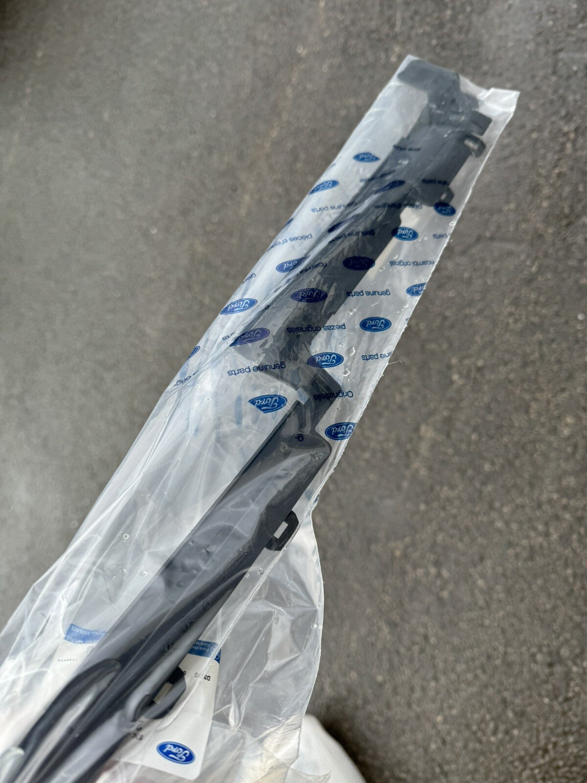 原廠全新 FORD 導風板 GB 2206750
