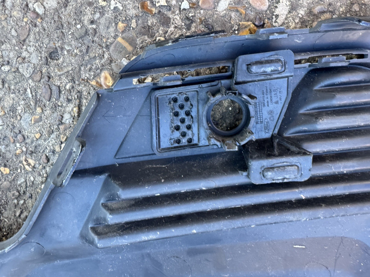 FORD TOURNEO CONNECT III GRIL BUMPER DEPAN KANAN 21-