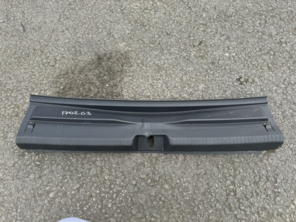 ฝาครอบกลอนล็อคฝาท้าย VW GOLF VIII MK8 21 ขึ้นไป แท้ 5H6863459B