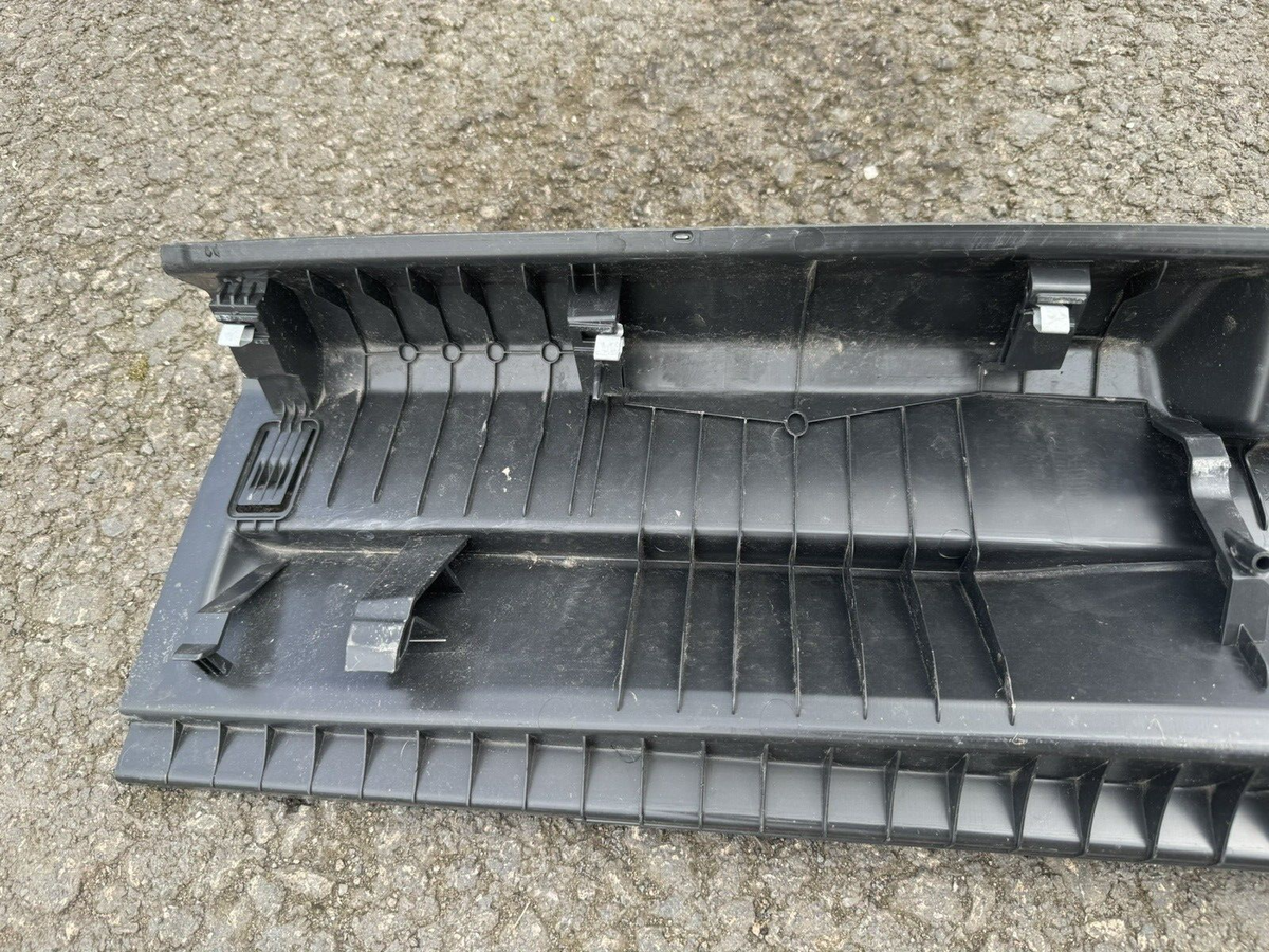 ฝาครอบกลอนล็อคฝาท้าย VW GOLF VIII MK8 21 ขึ้นไป แท้ 5H6863459B