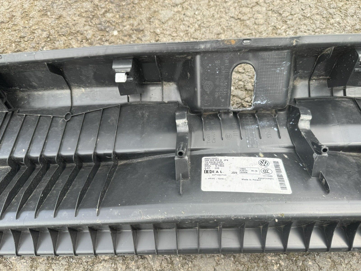 ฝาครอบกลอนล็อคฝาท้าย VW GOLF VIII MK8 21 ขึ้นไป แท้ 5H6863459B