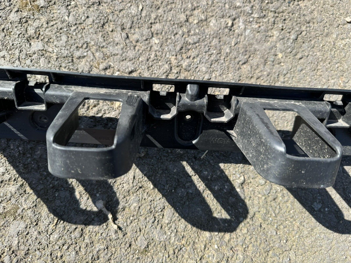 18-21 Breket Bumper Tengah Belakang Hatchback Ford Focus Mk4 5DR ~ JX7B-17B861