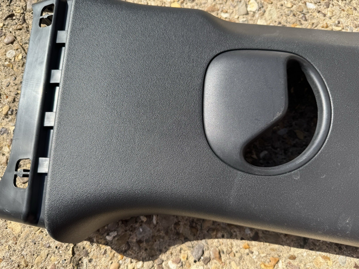 LAND ROVER DEFENDER II L663 RIGHT PILLAR TRIM COVER L8B2-24396-A
