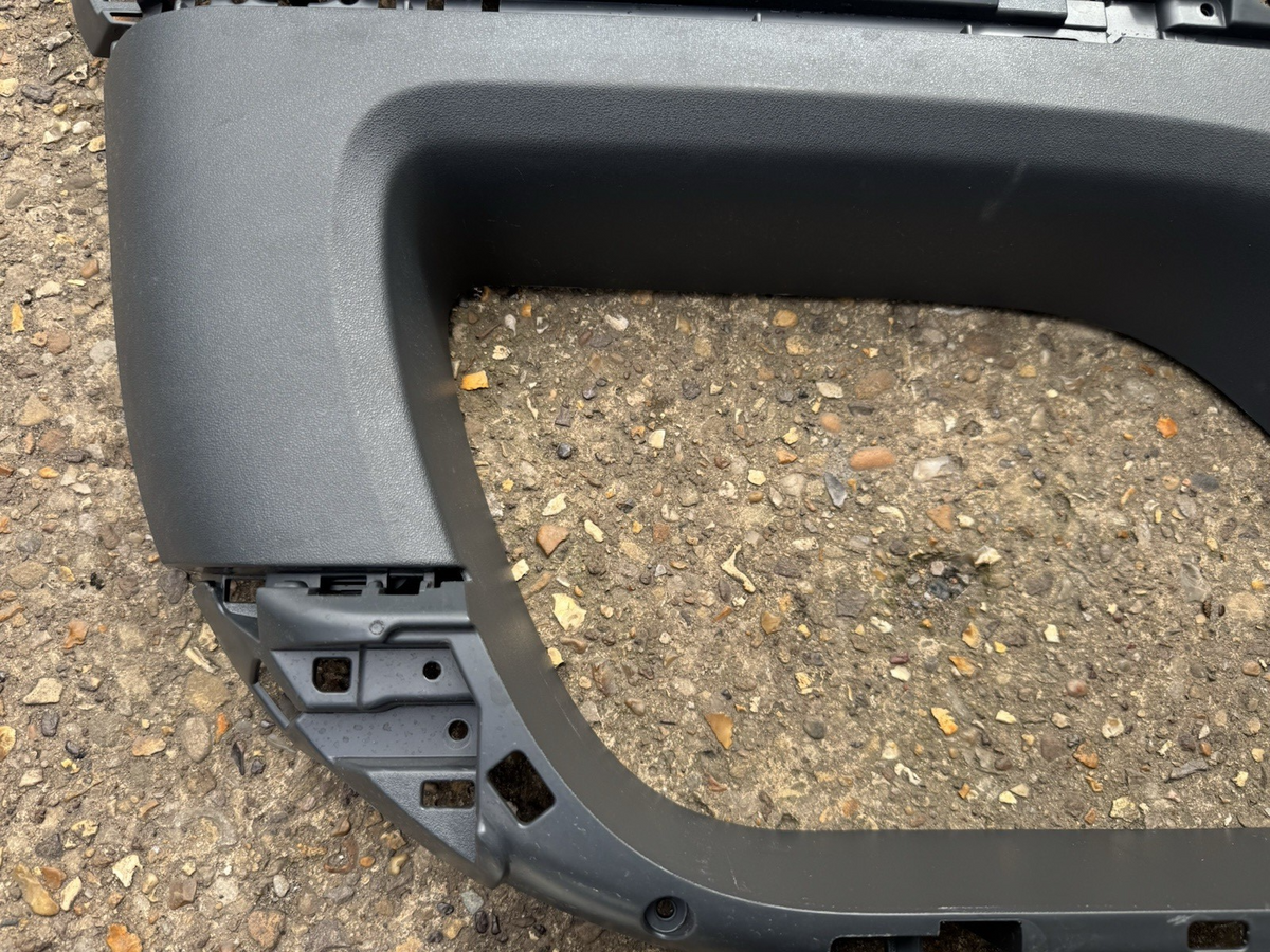 Doortrim Pintu Depan Sisi Kiri Land Rover Defender L663 L8B2-240A29-AJ