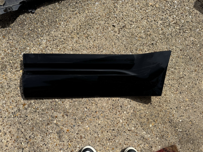 2025 Land Rover Defender 110 Rear Left Side Door Moulding L8B2-274A49-C Genuine
