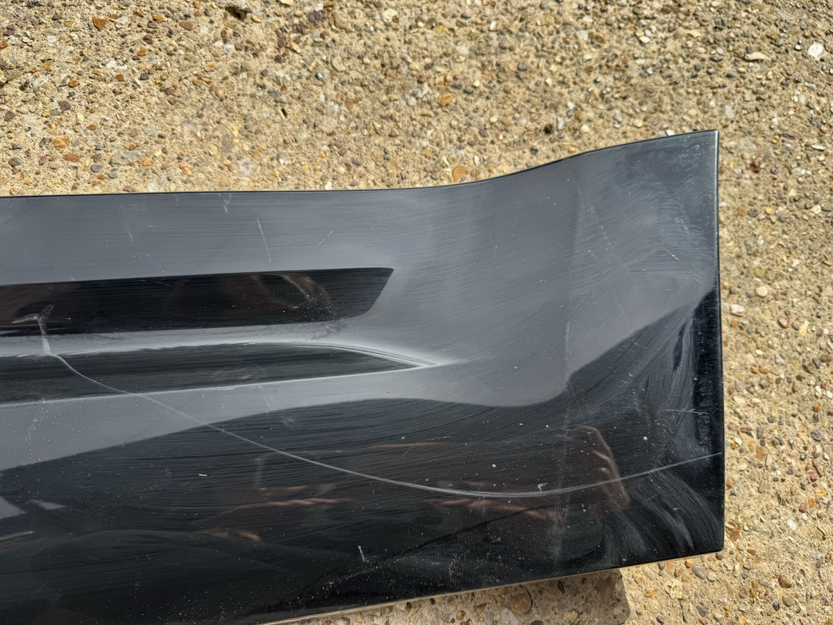 2025 Land Rover Defender 110 Rear Left Side Door Moulding L8B2-274A49-C Genuine