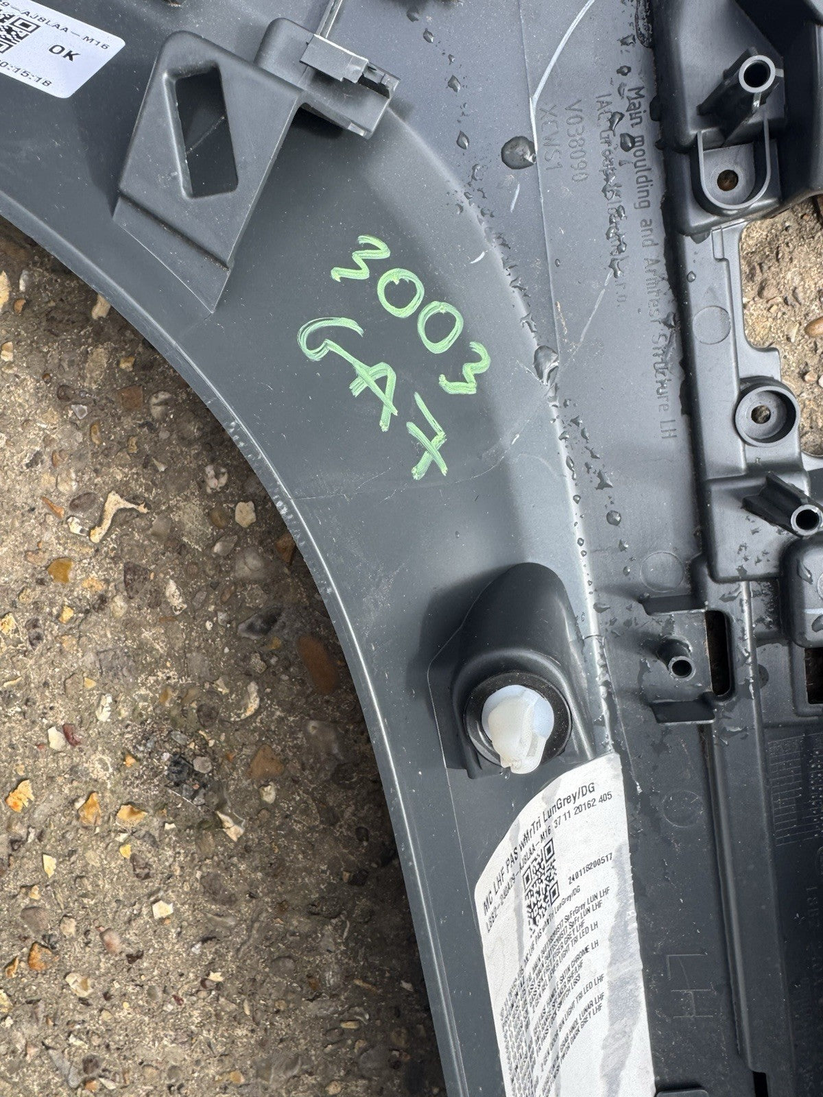 Doortrim Pintu Depan Sisi Kiri Land Rover Defender L663 L8B2-240A29-AJ