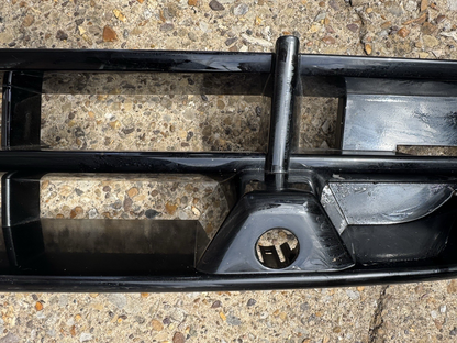DAMAGED ! VOLVO V90 R-DESIGN FRONT BUMPER LOWER GRILLE 2020-ON 32227395