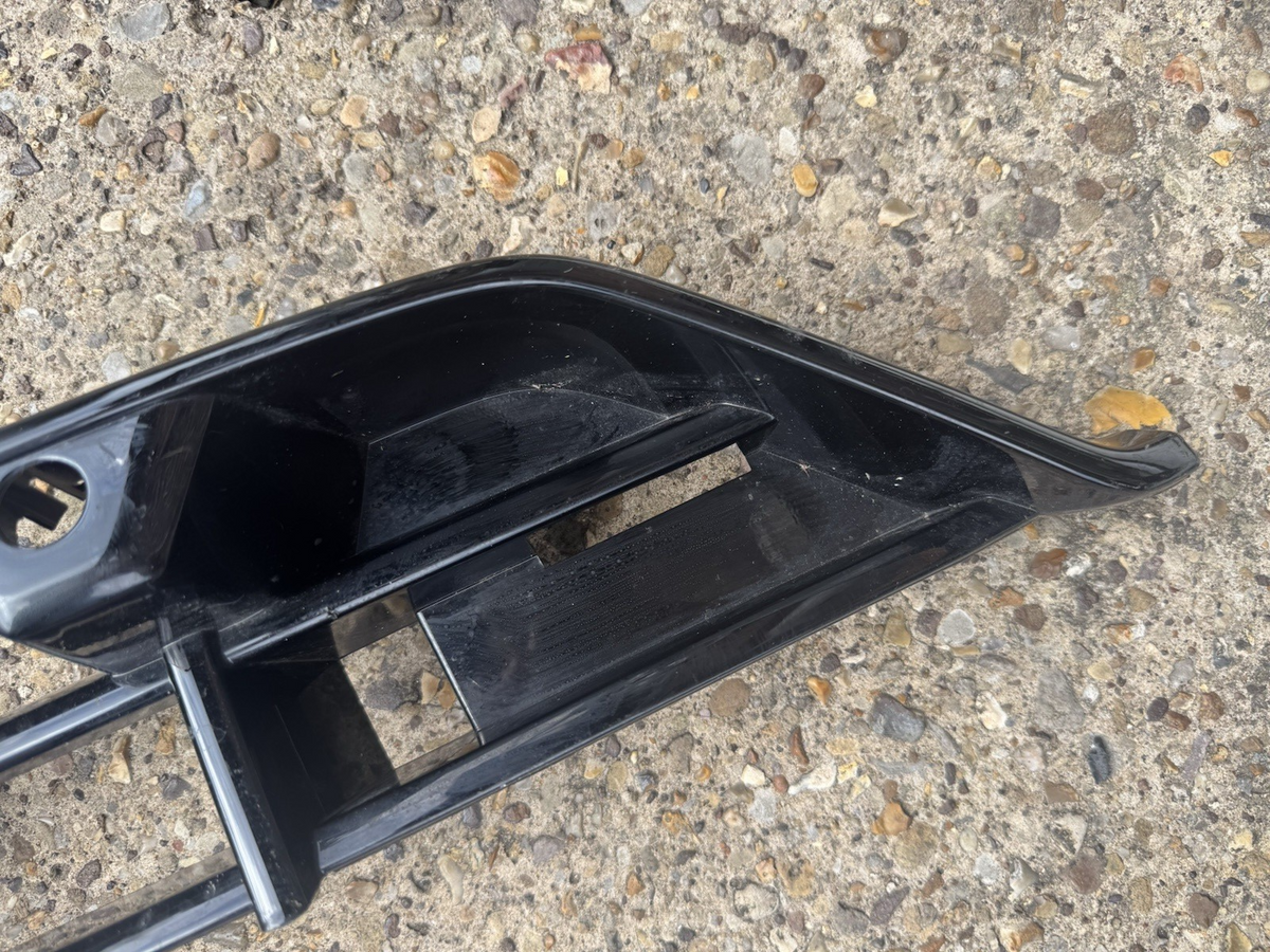 DAMAGED ! VOLVO V90 R-DESIGN FRONT BUMPER LOWER GRILLE 2020-ON 32227395