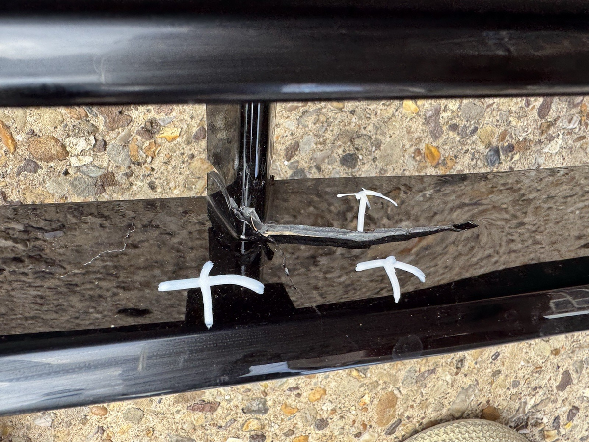DAMAGED ! VOLVO V90 R-DESIGN FRONT BUMPER LOWER GRILLE 2020-ON 32227395