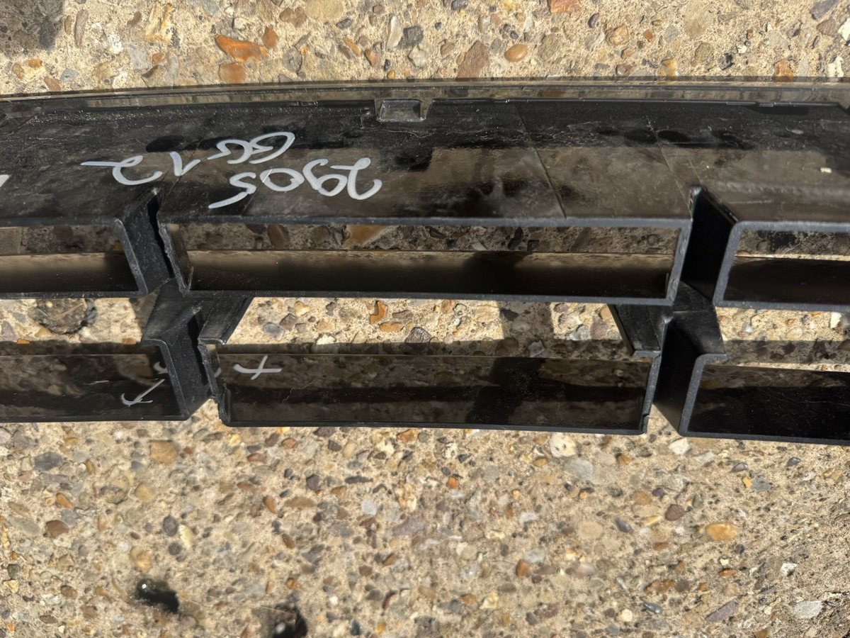 DAMAGED ! VOLVO V90 R-DESIGN FRONT BUMPER LOWER GRILLE 2020-ON 32227395