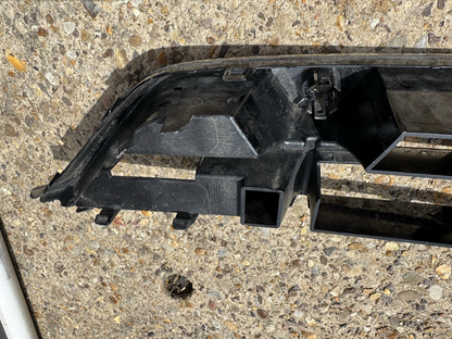 DAMAGED ! VOLVO V90 R-DESIGN FRONT BUMPER LOWER GRILLE 2020-ON 32227395