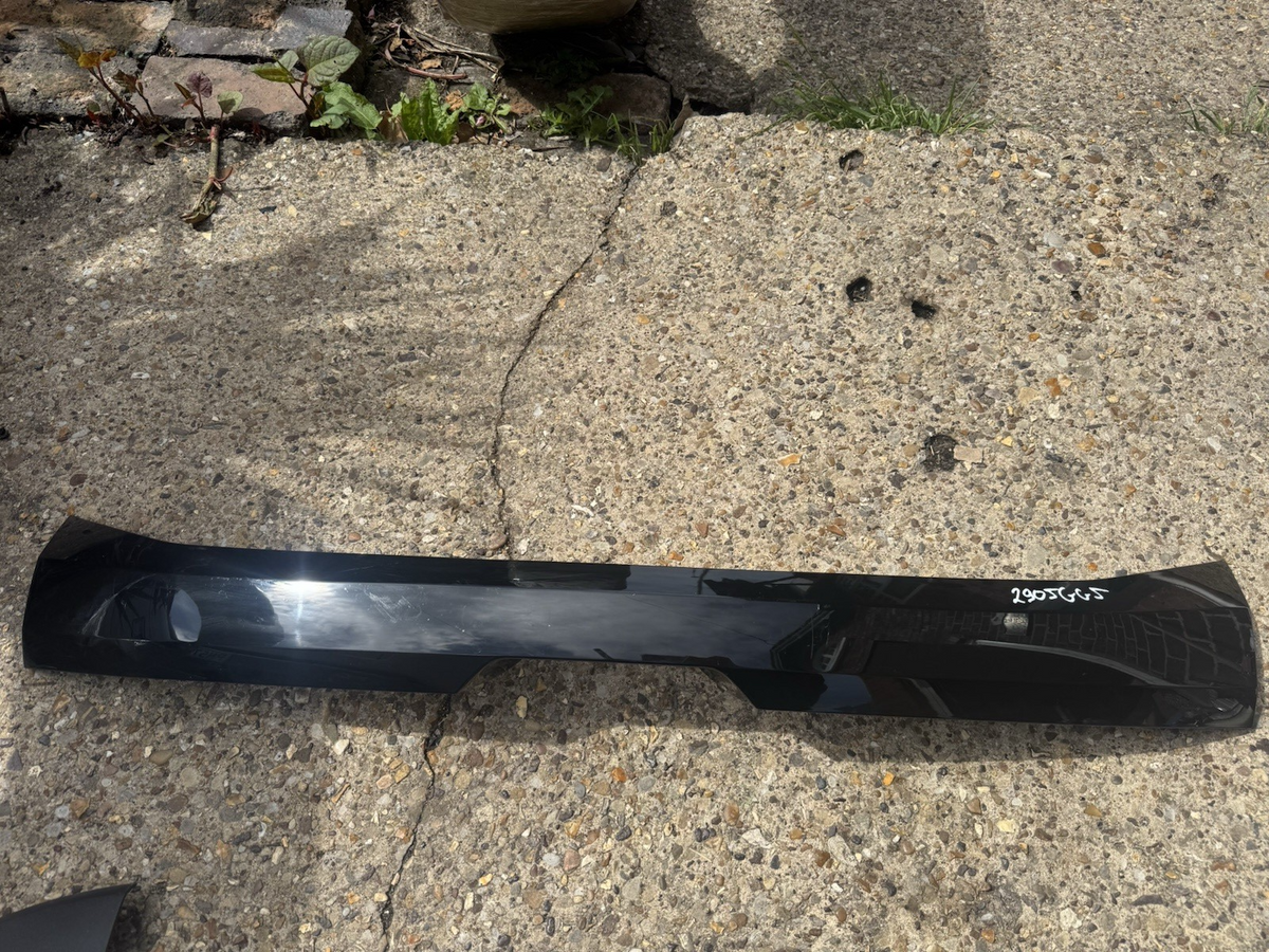 PEUGEOT 208 TAILGATE TRIM PANEL STRIP 9826944480  2018-